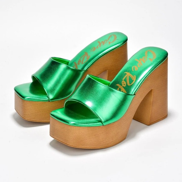 Cape Robbin Shoes - •CAPE ROBBIN• “Enisle” Green Platform Slide Sandals // NIB